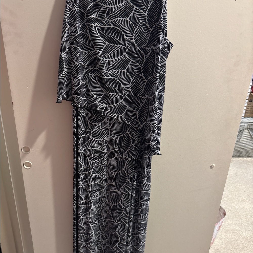 Black and White Leaf Pattern Dress